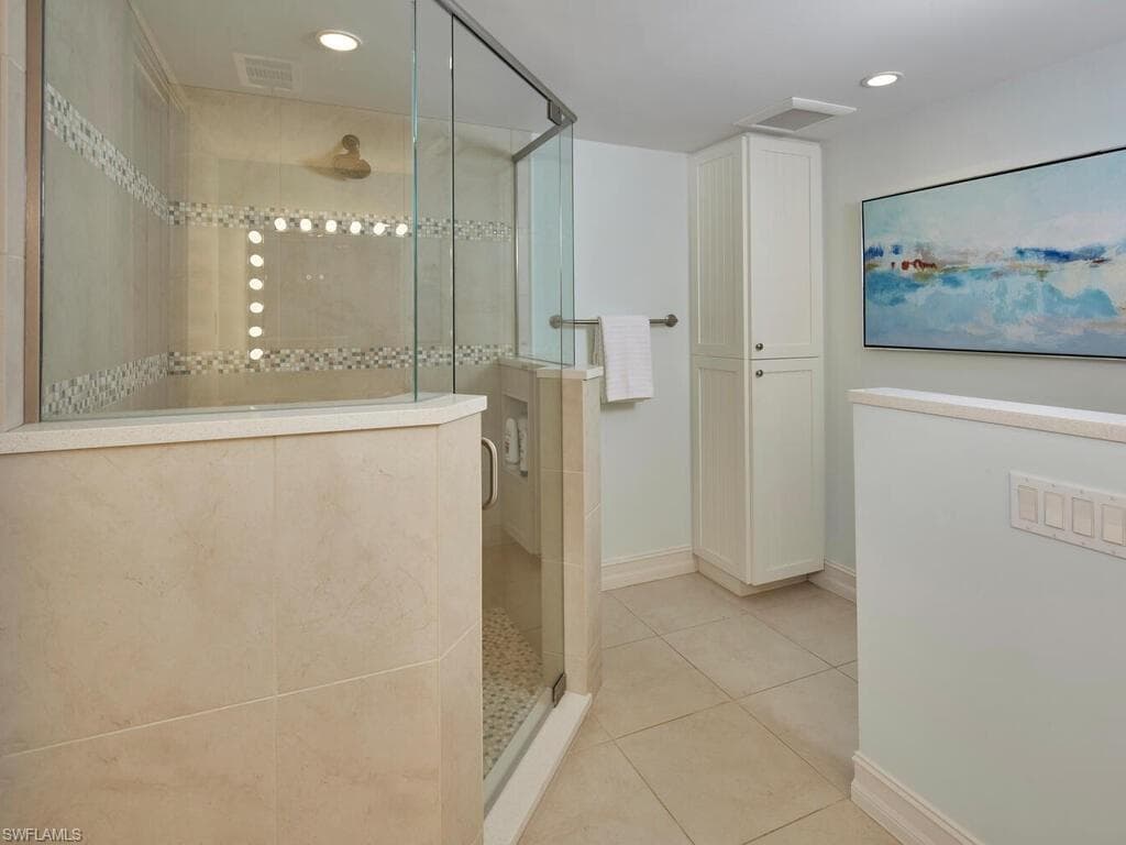 3951 Gulf Shore Blvd N 201, Naples, FL 34103-16