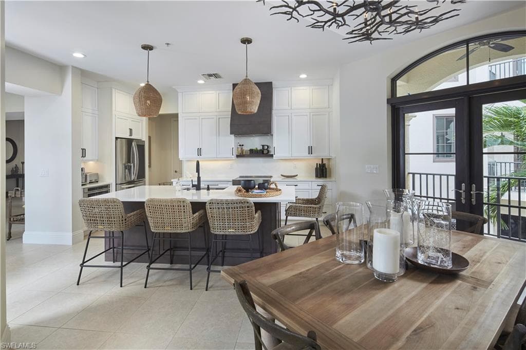 692 10th Ave S A2, Naples, FL 34102-8