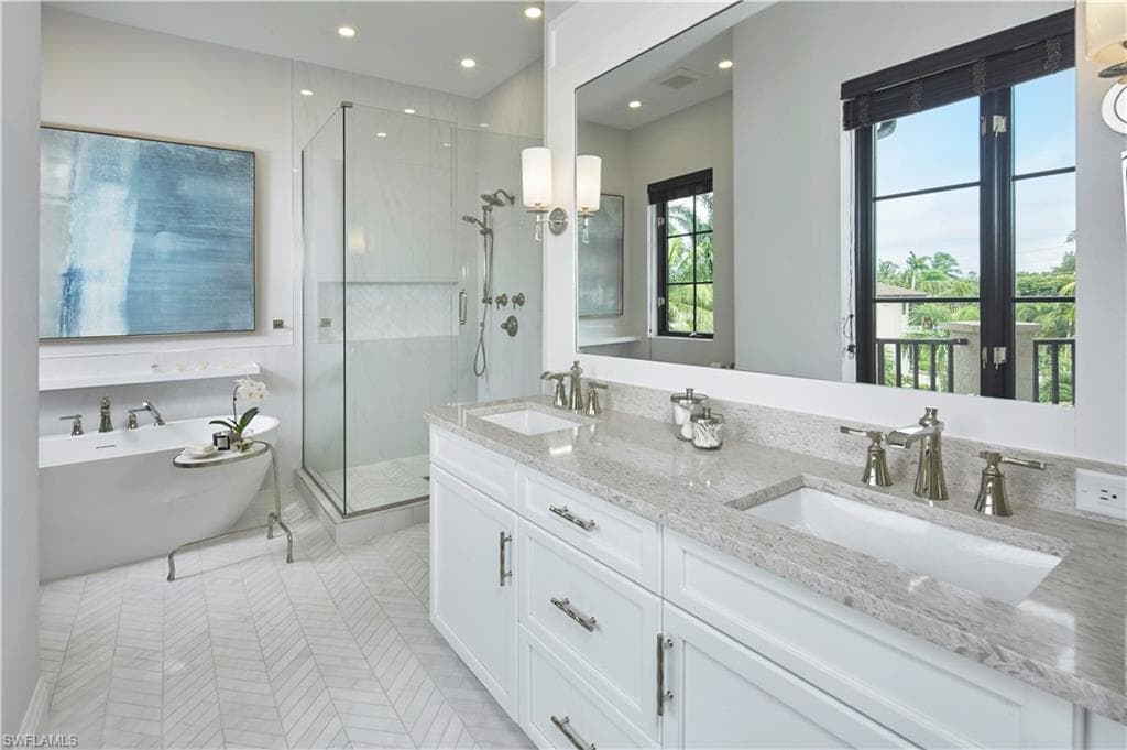 692 10th Ave S A2, Naples, FL 34102-10