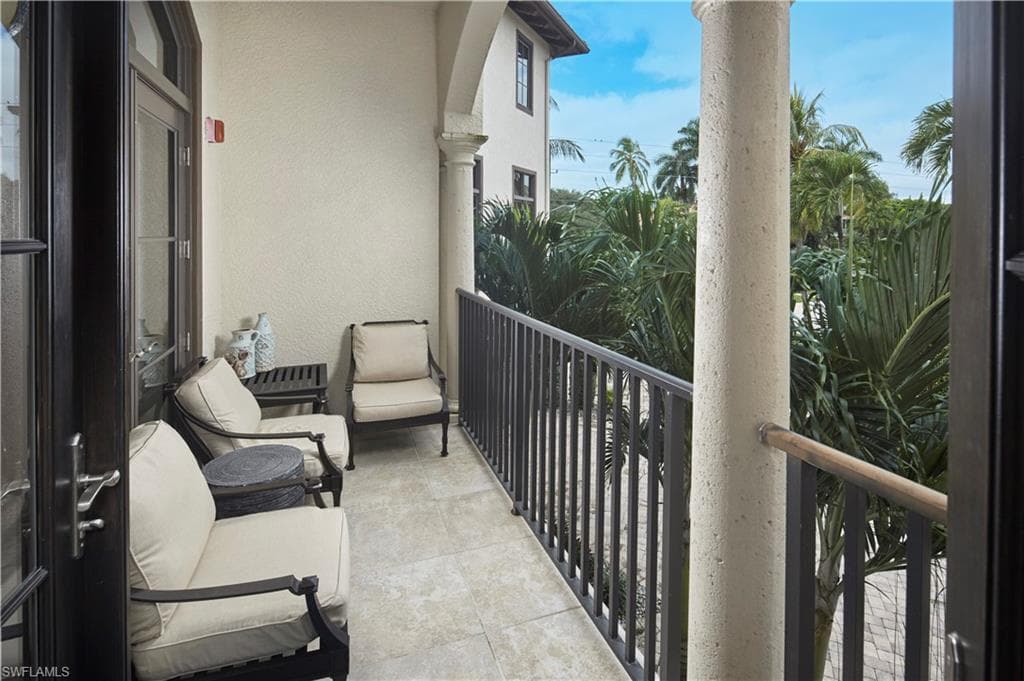 692 10th Ave S A2, Naples, FL 34102-17