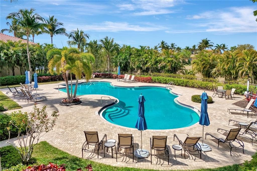 9293 Menaggio Ct 102, Naples, FL 34114-32