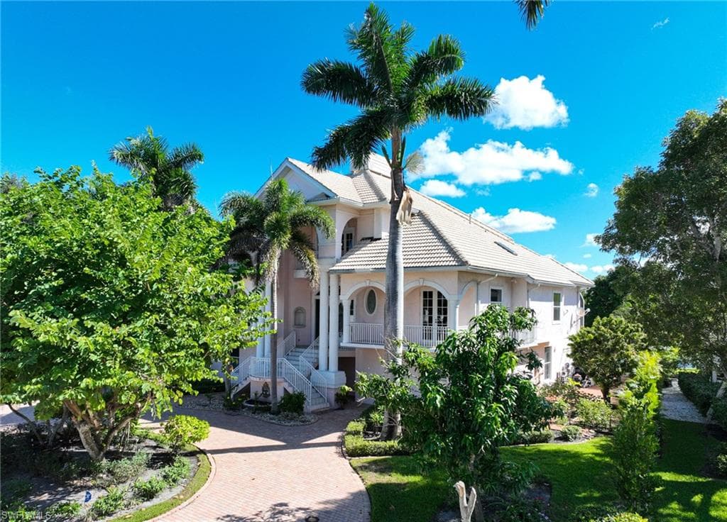 192 Topanga Dr, Bonita Springs, FL 34134-1