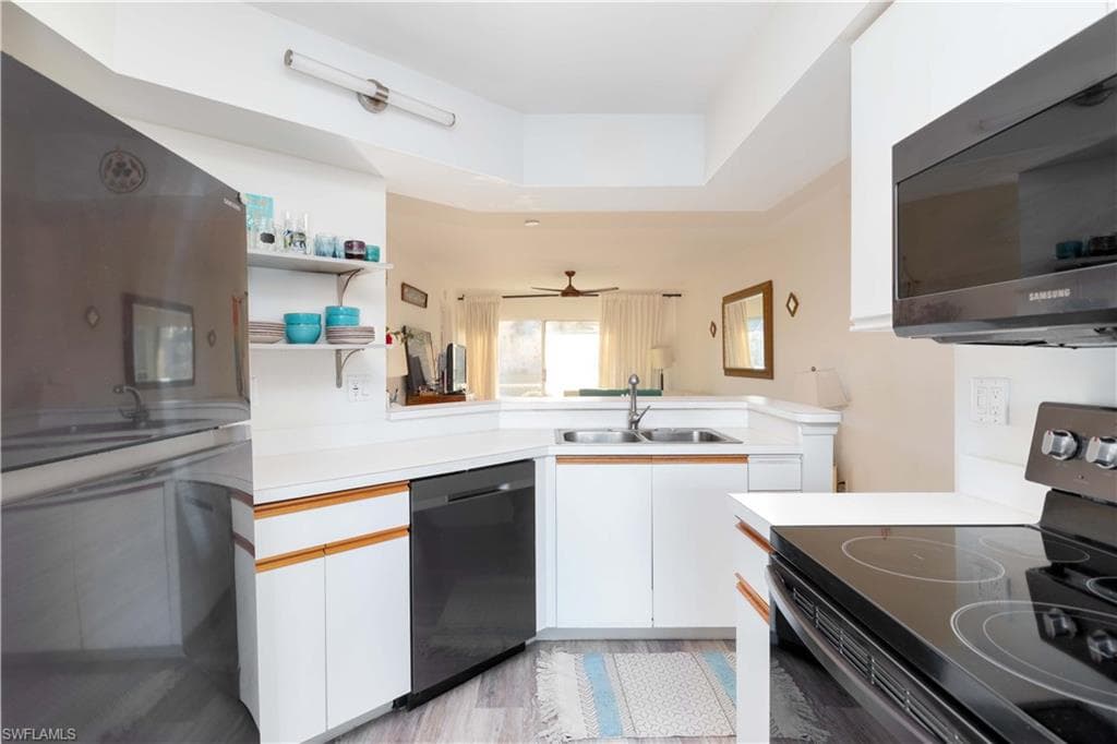 137 Wading Bird Cir F101, Naples, FL 34110-9