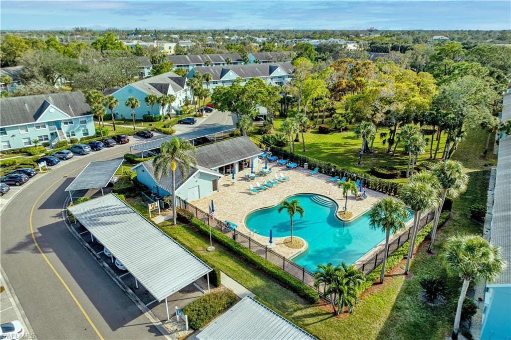 137 Wading Bird Cir F101, Naples, FL 34110-11