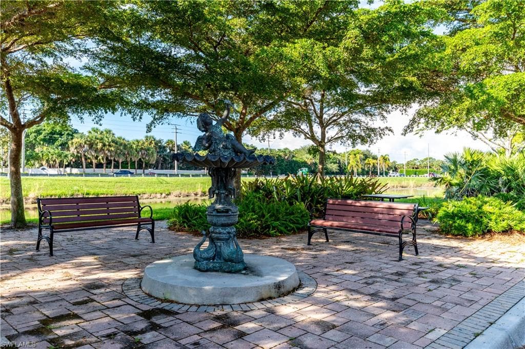 137 Wading Bird Cir F101, Naples, FL 34110-16