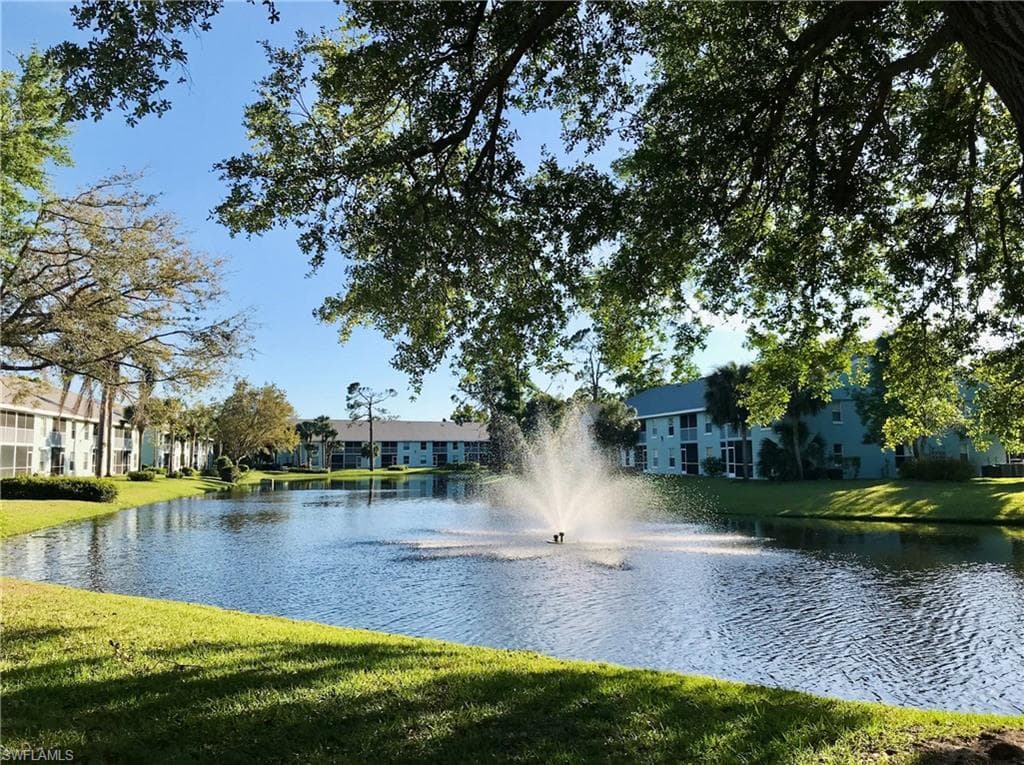 137 Wading Bird Cir F101, Naples, FL 34110-2