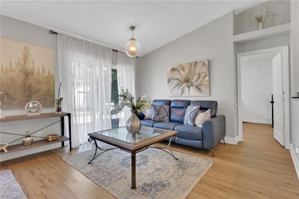 3341 2nd Ave SE, Naples, FL 34117-7