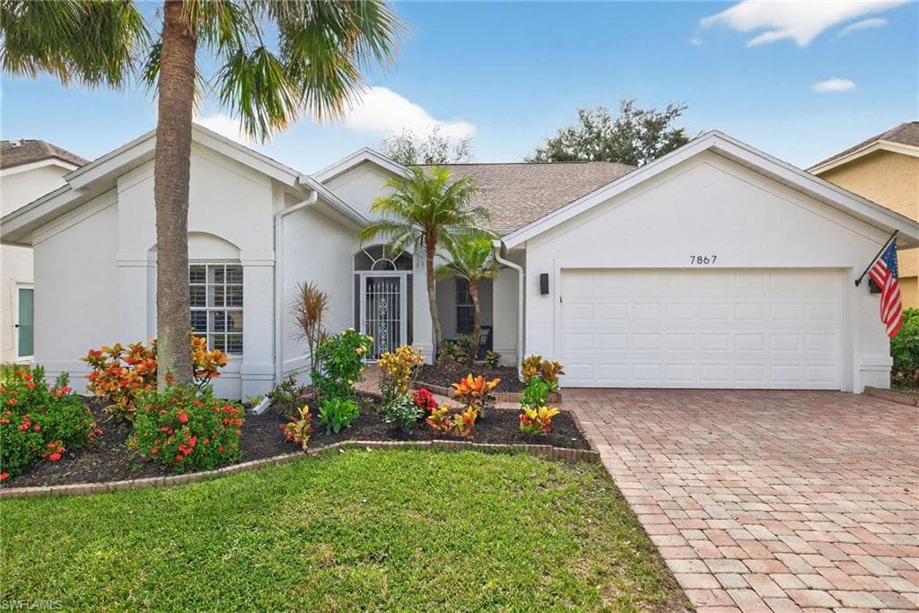 7867 Gardner Dr, Naples, FL 34109-1