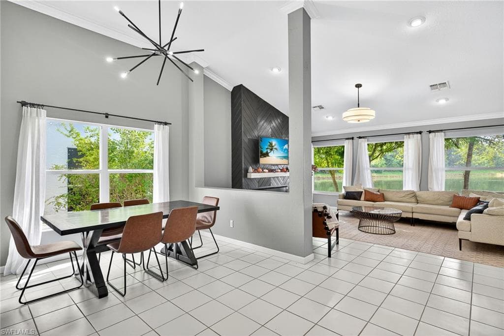 7867 Gardner Dr, Naples, FL 34109-7