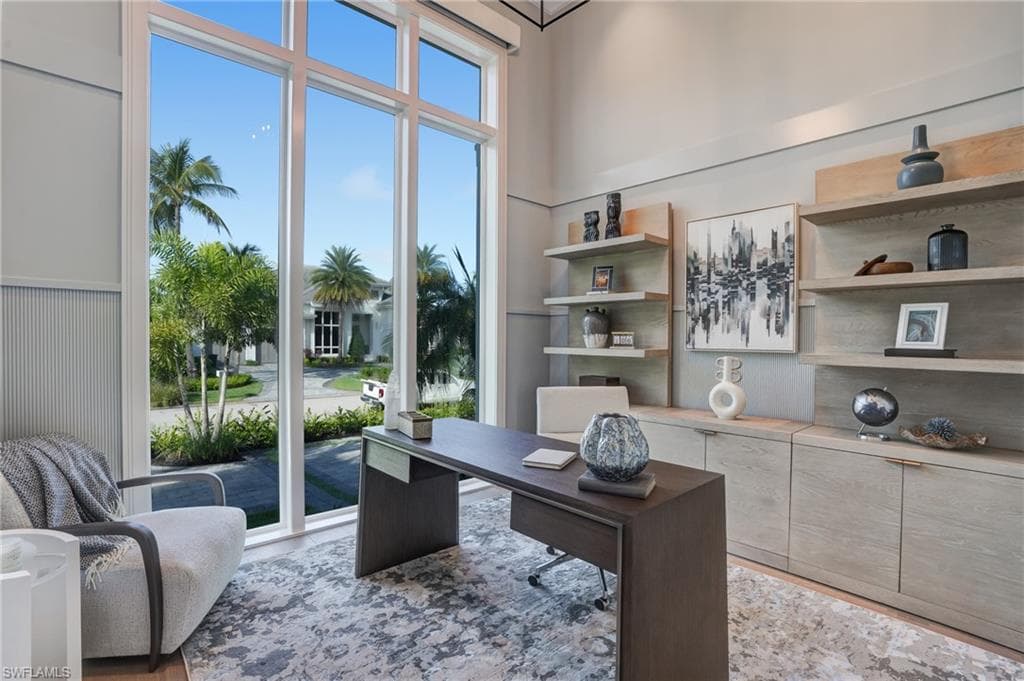 710 Willowhead Dr, Naples, FL 34103-17