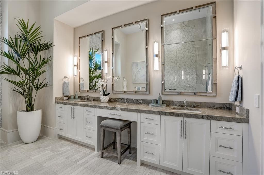 710 Willowhead Dr, Naples, FL 34103-24