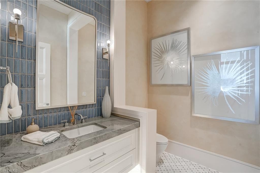 710 Willowhead Dr, Naples, FL 34103-26