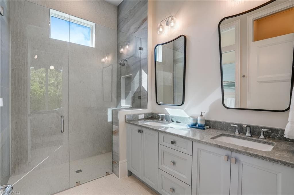 710 Willowhead Dr, Naples, FL 34103-34