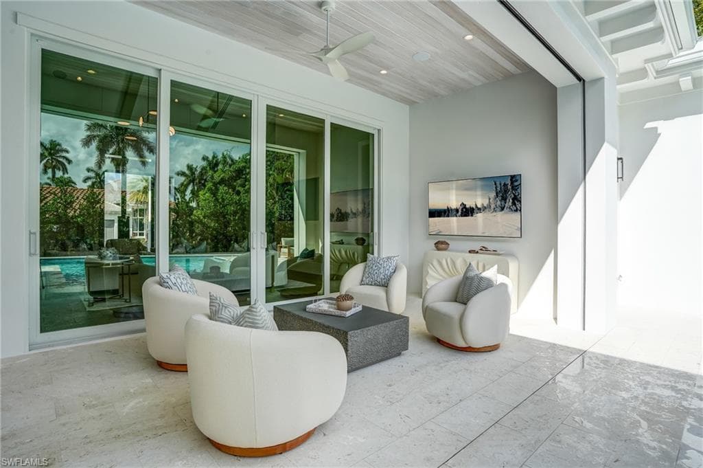 710 Willowhead Dr, Naples, FL 34103-42