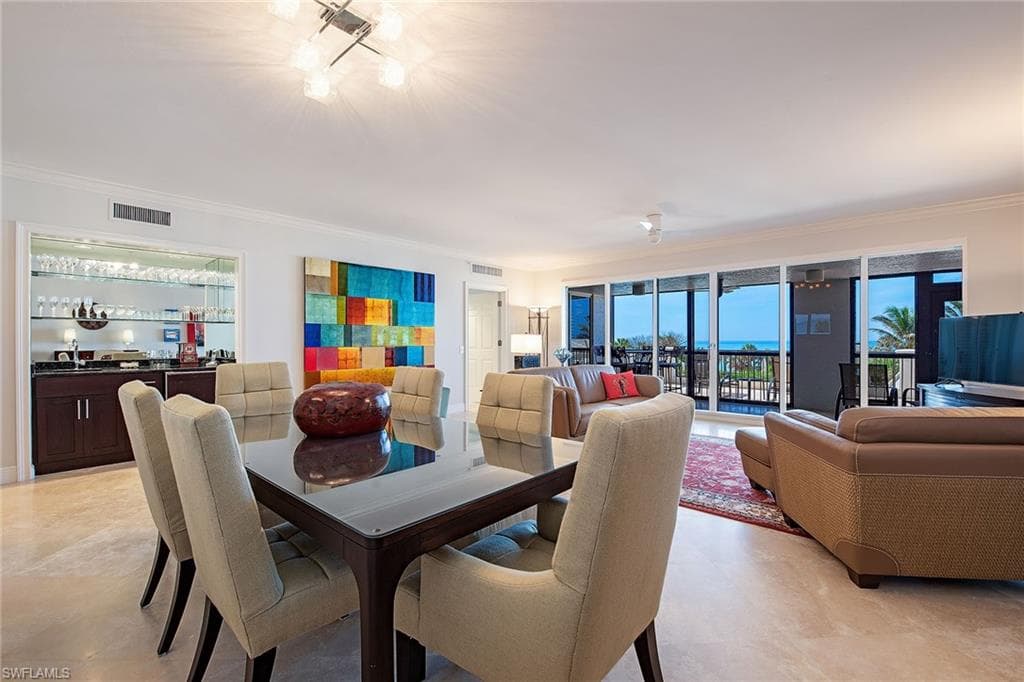 8473 Bay Colony Dr 203, Naples, FL 34108-8