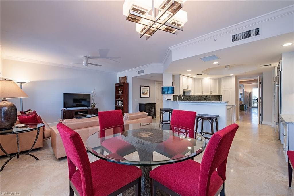 8473 Bay Colony Dr 203, Naples, FL 34108-5