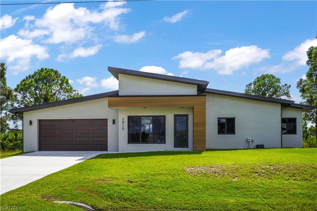 2815 45th St W, Lehigh Acres, FL 33971-1