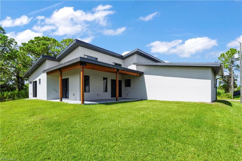 2815 45th St W, Lehigh Acres, FL 33971-5