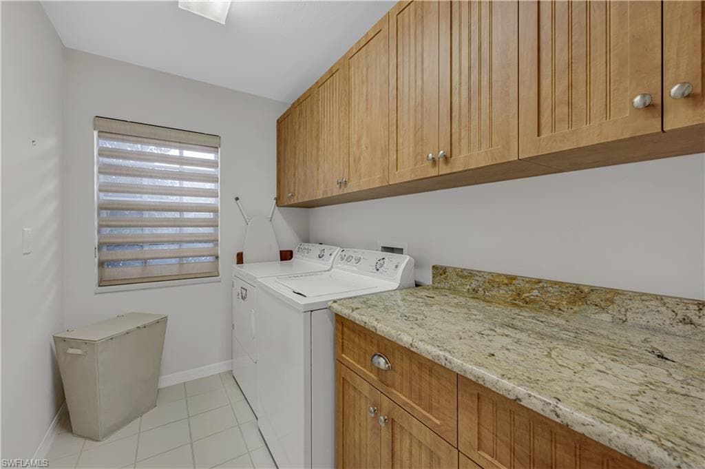 6865 San Marino Dr 302a, Naples, FL 34108-13