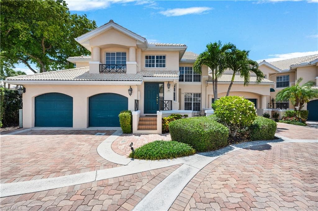 6865 San Marino Dr 302a, Naples, FL 34108-1