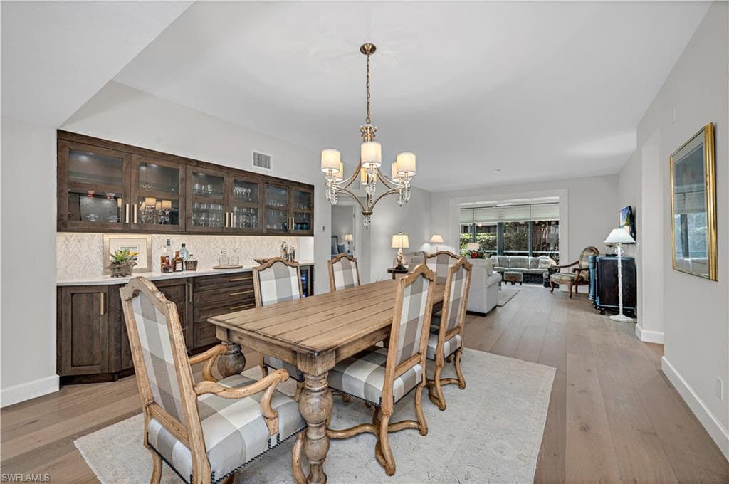 6865 San Marino Dr 302a, Naples, FL 34108-5