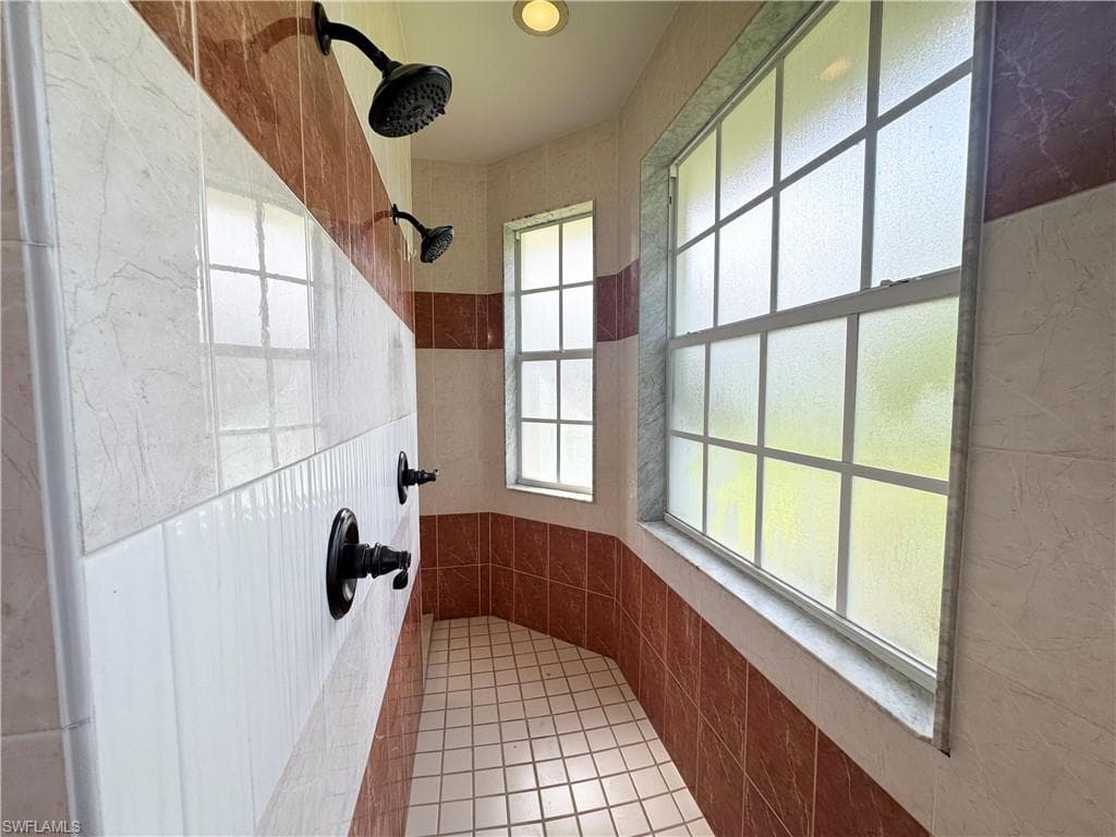 5071 Coral Wood Dr, Naples, FL 34119-10