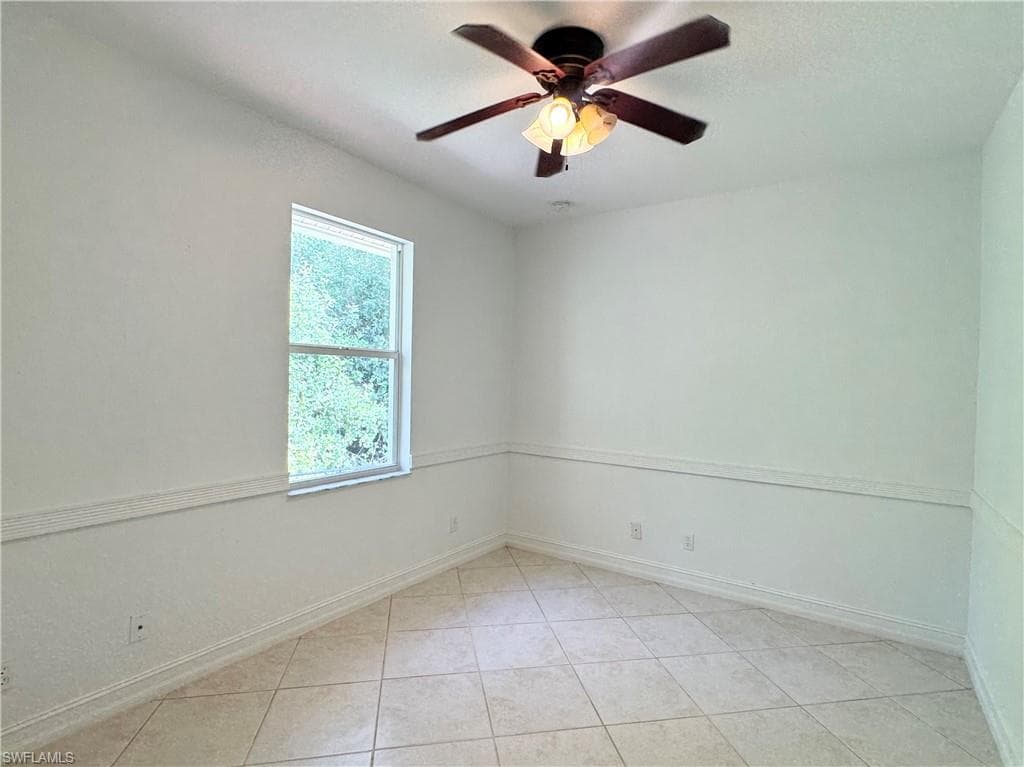 5071 Coral Wood Dr, Naples, FL 34119-17