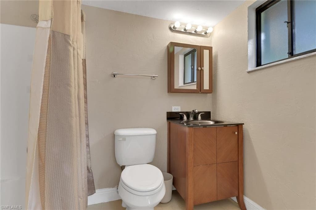 1350 Green Valley Cir 1503, Naples, FL 34104-17