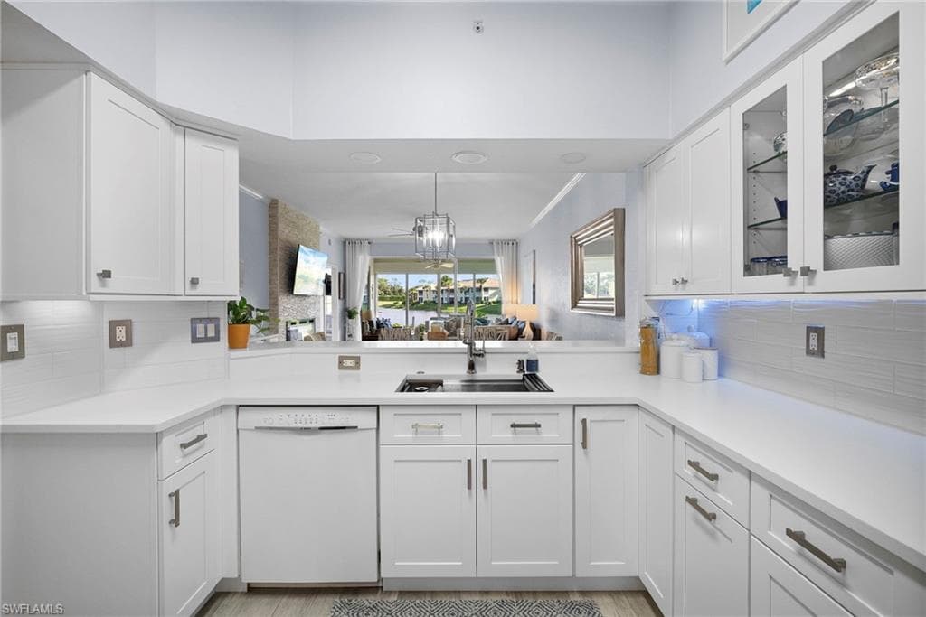 2275 Harmony Ln 103, Naples, FL 34109-8