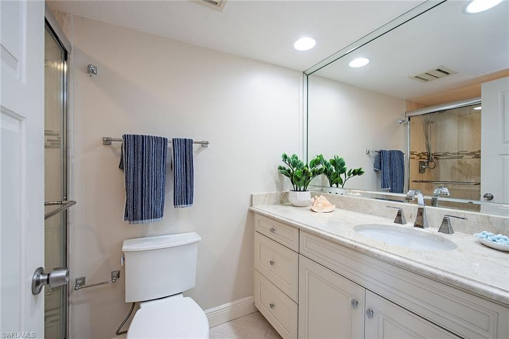 9715 Gulf Shore Dr 301, Naples, FL 34108-10