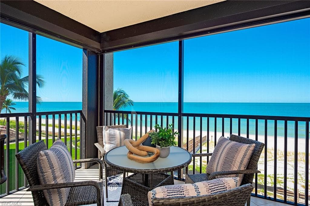 9715 Gulf Shore Dr 301, Naples, FL 34108-12