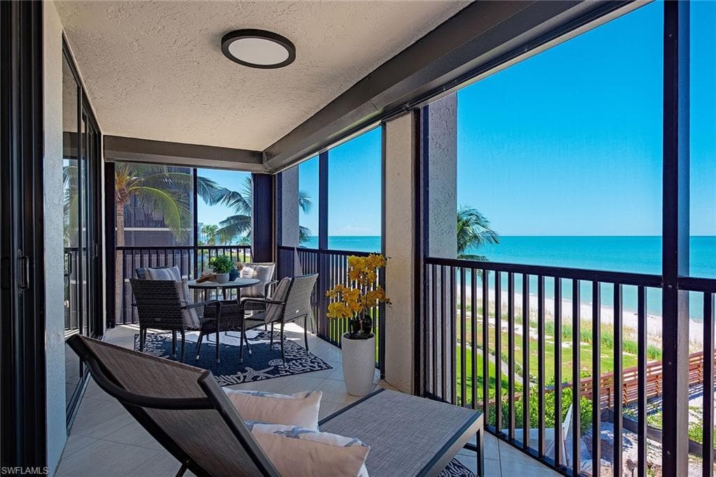 9715 Gulf Shore Dr 301, Naples, FL 34108-13