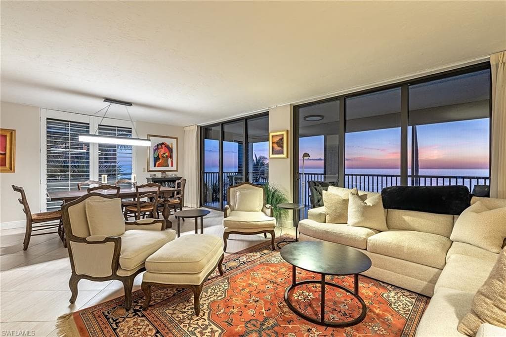 9715 Gulf Shore Dr 301, Naples, FL 34108-15