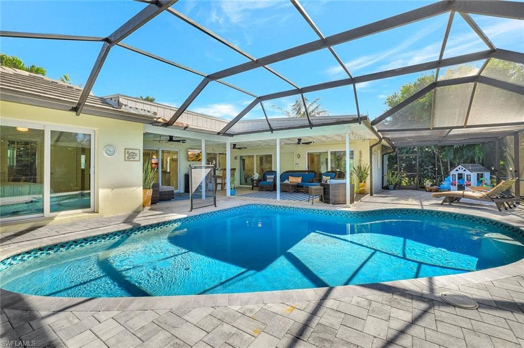 1293 Jamaica Rd, Marco Island, FL 34145-1
