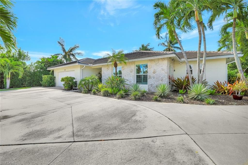 1293 Jamaica Rd, Marco Island, FL 34145-2