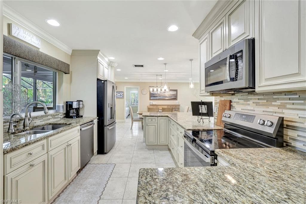 1293 Jamaica Rd, Marco Island, FL 34145-5