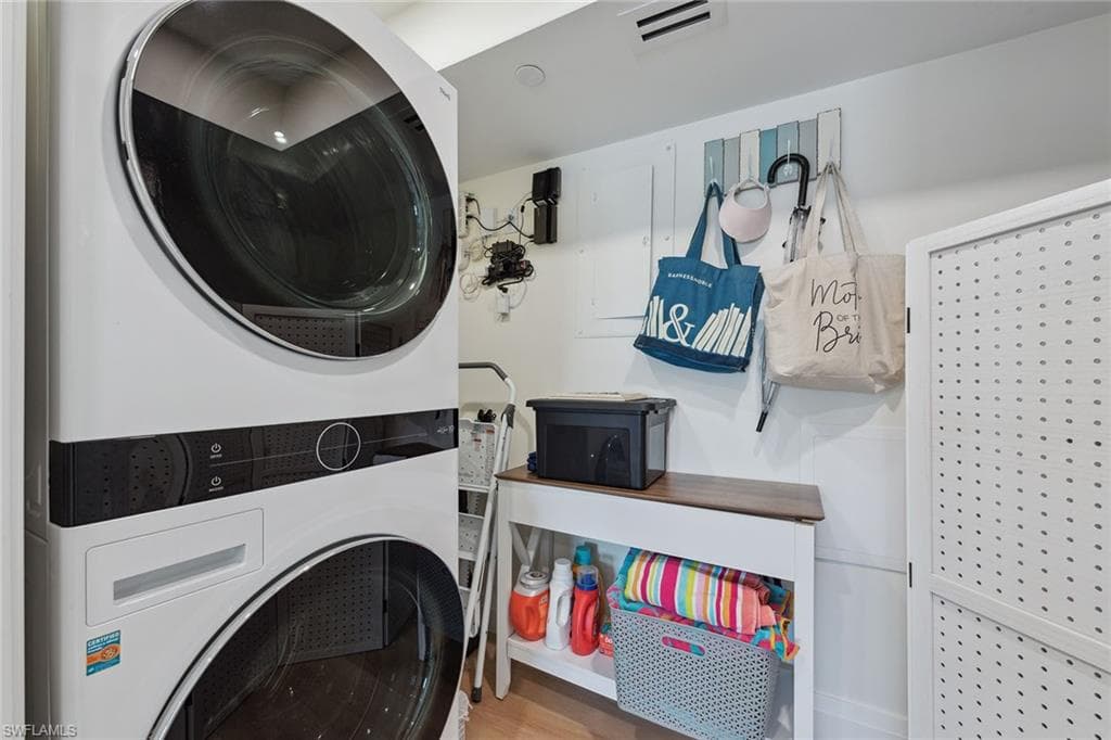 3000 Gulf Shore Blvd N 307, Naples, FL 34103-17