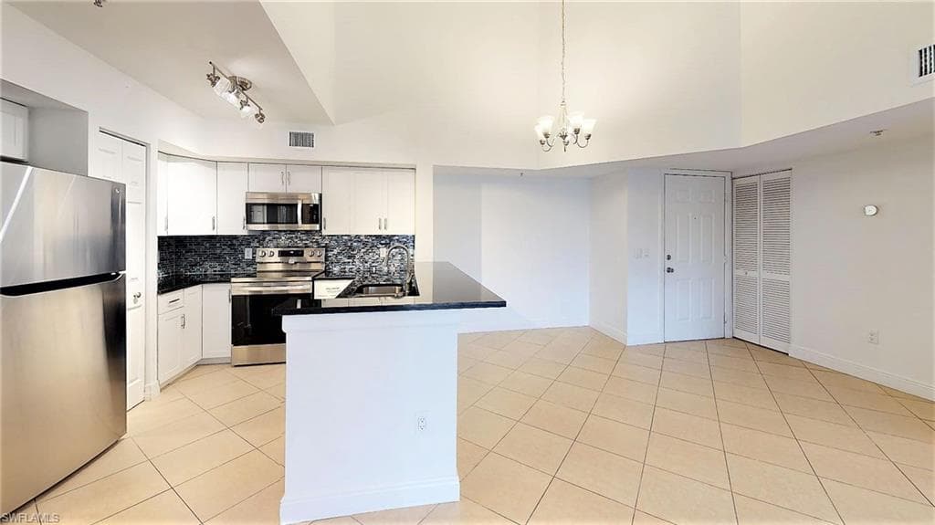 1210 Wildwood Lakes Blvd 306, Naples, FL 34104-16