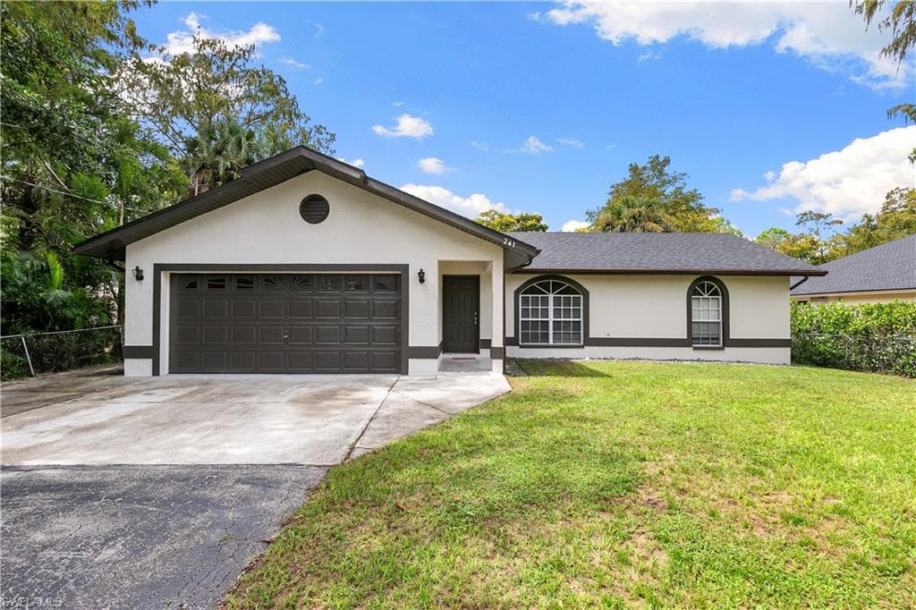 241 8th St SE, Naples, FL 34117-8