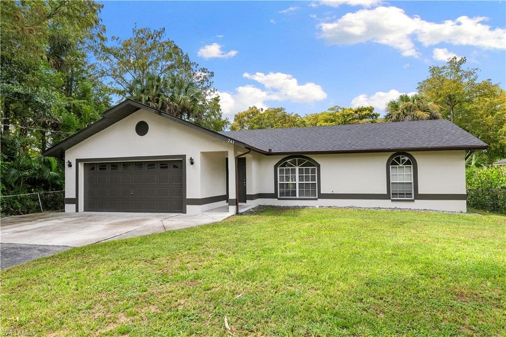 241 8th St SE, Naples, FL 34117-9