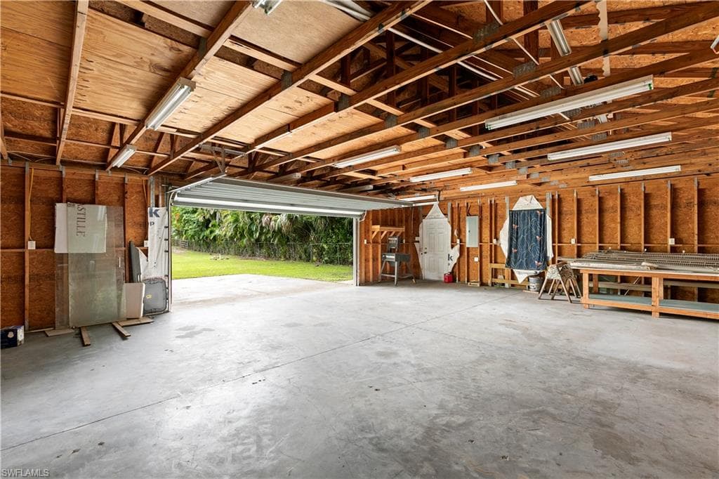 241 8th St SE, Naples, FL 34117-36