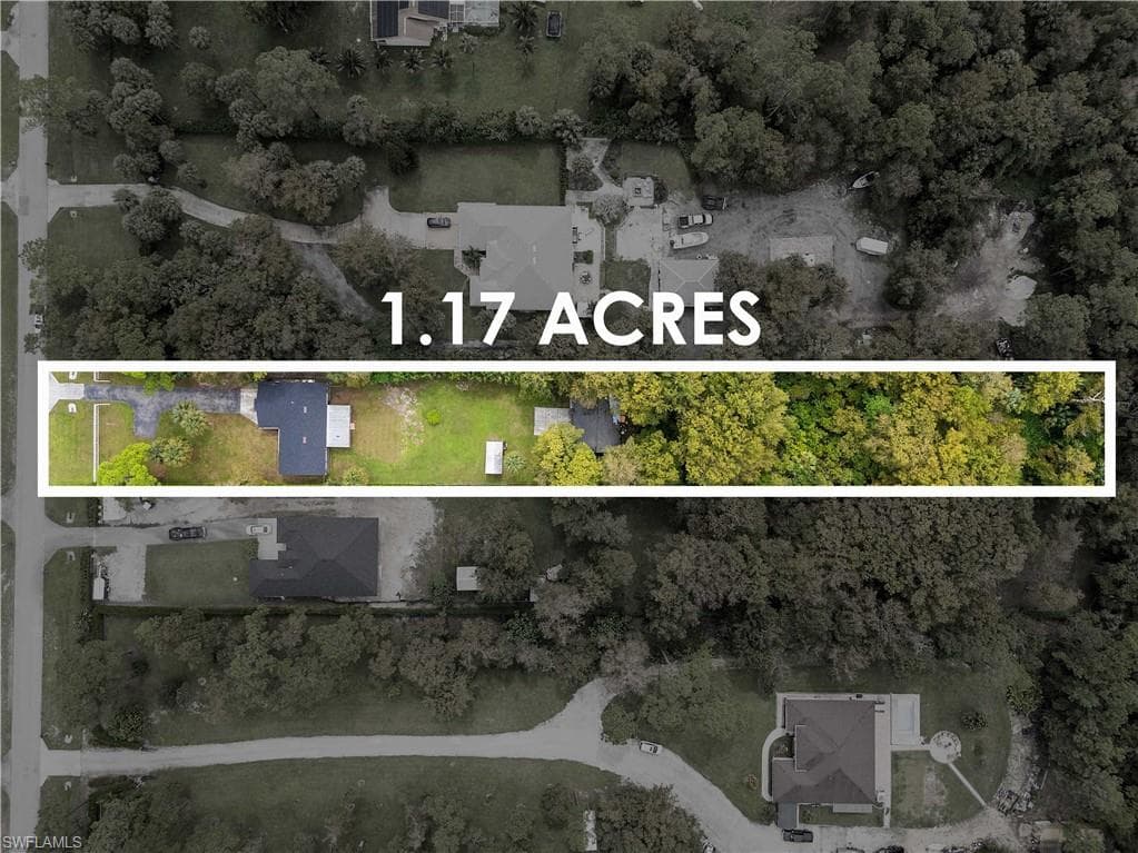 241 8th St SE, Naples, FL 34117-2