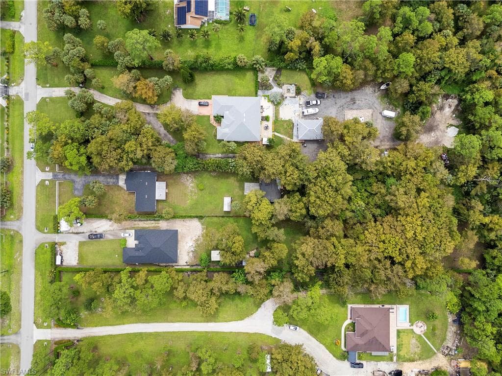 241 8th St SE, Naples, FL 34117-38