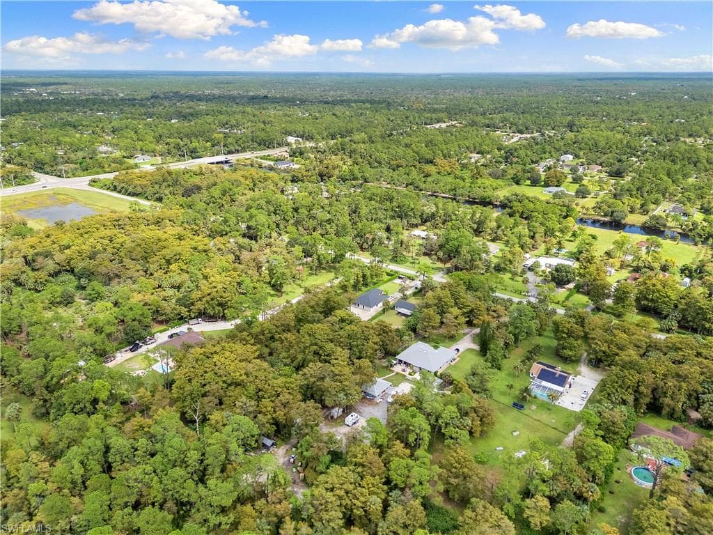 241 8th St SE, Naples, FL 34117-39