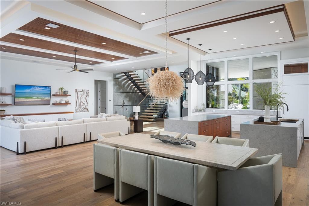 441 Mooring Line Dr, Naples, FL 34102-21