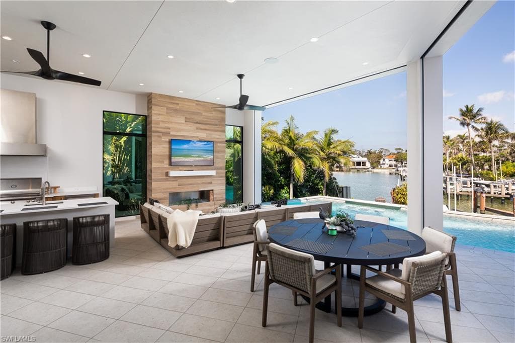 441 Mooring Line Dr, Naples, FL 34102-23