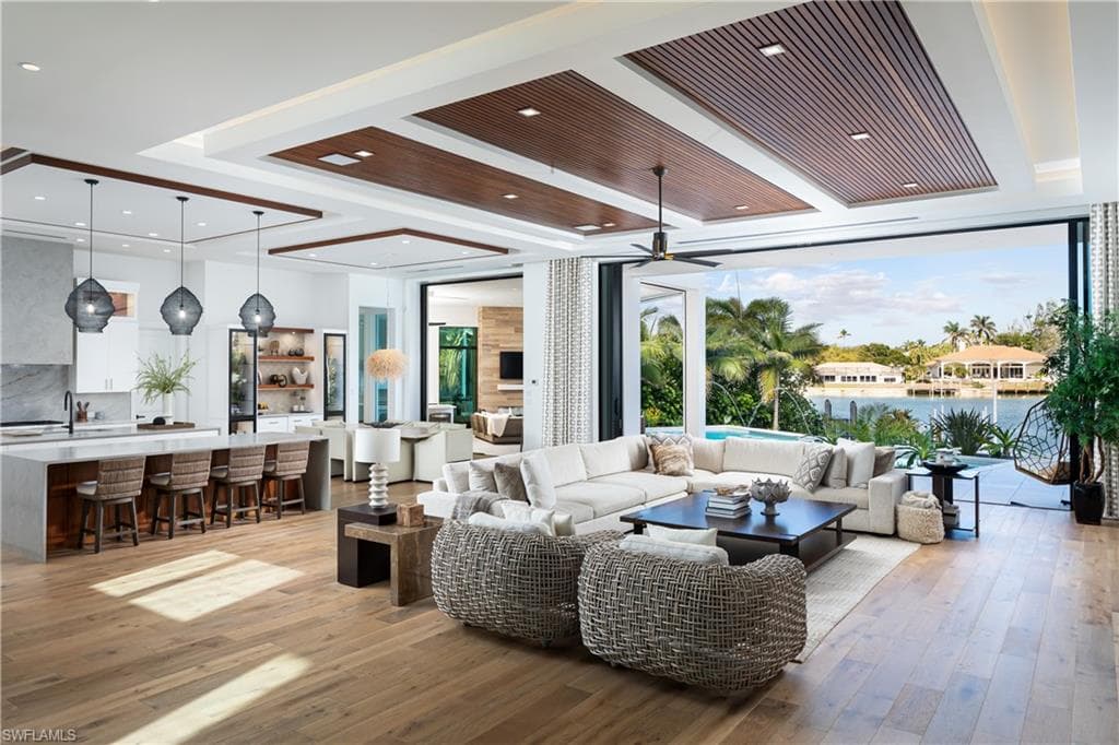 441 Mooring Line Dr, Naples, FL 34102-5