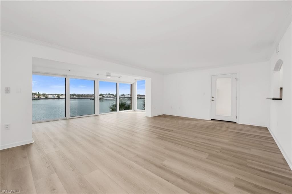 3500 Gulf Shore Blvd N 402, Naples, FL 34103-11