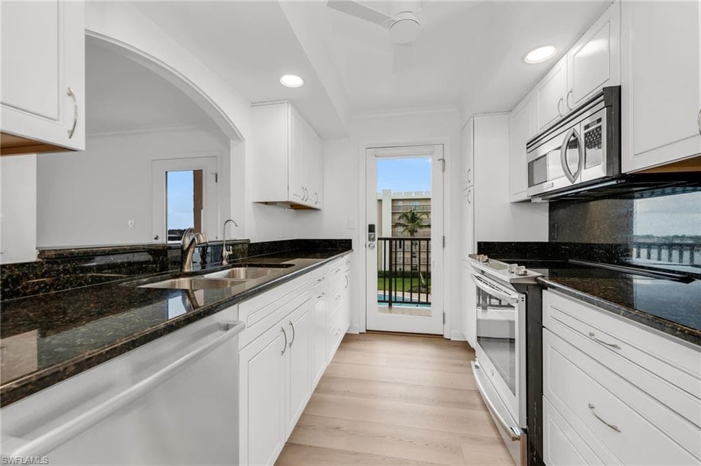 3500 Gulf Shore Blvd N 402, Naples, FL 34103-17