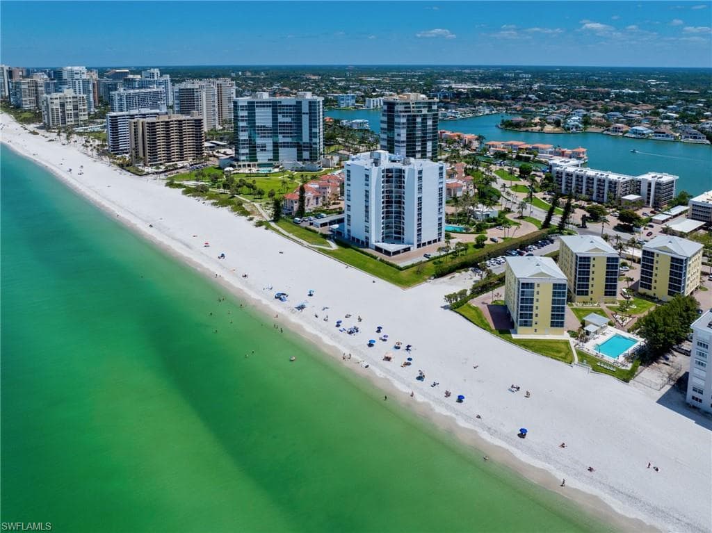 3500 Gulf Shore Blvd N 402, Naples, FL 34103-4